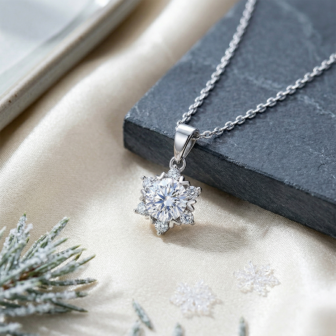 スターモチーフ モアサナイトネックレス / 1.0ct